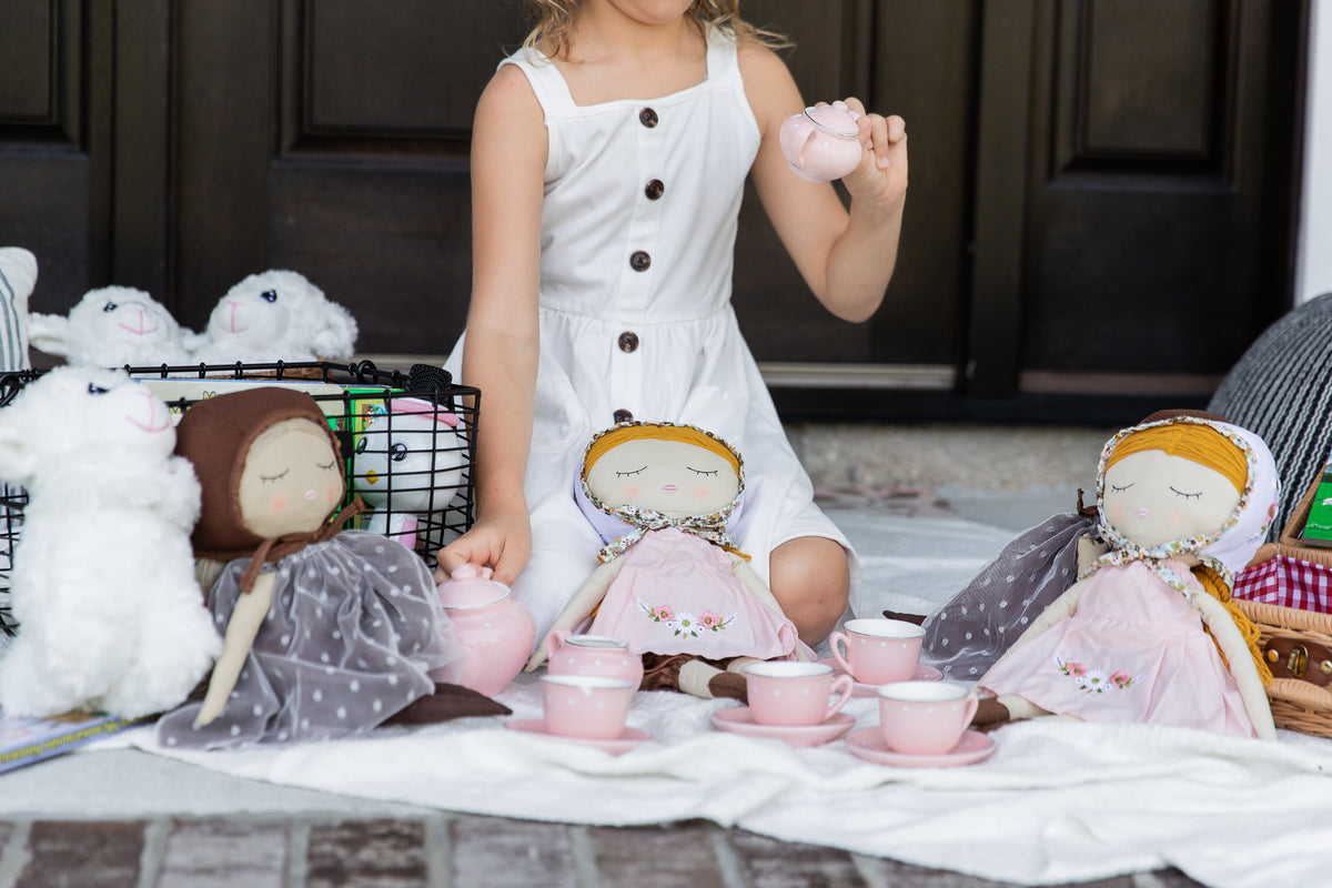 Bedtime Prayer "Victoria" Doll image 2